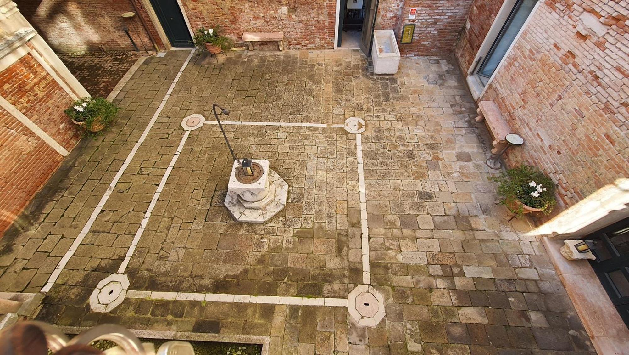 Aparthotel Palazzo Contarini Della Porta Di Ferro Venecia Exterior foto