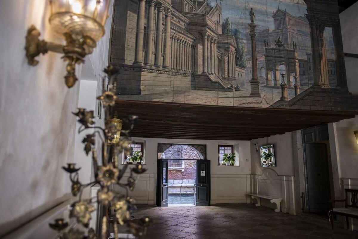 Aparthotel Palazzo Contarini Della Porta Di Ferro Venecia Exterior foto