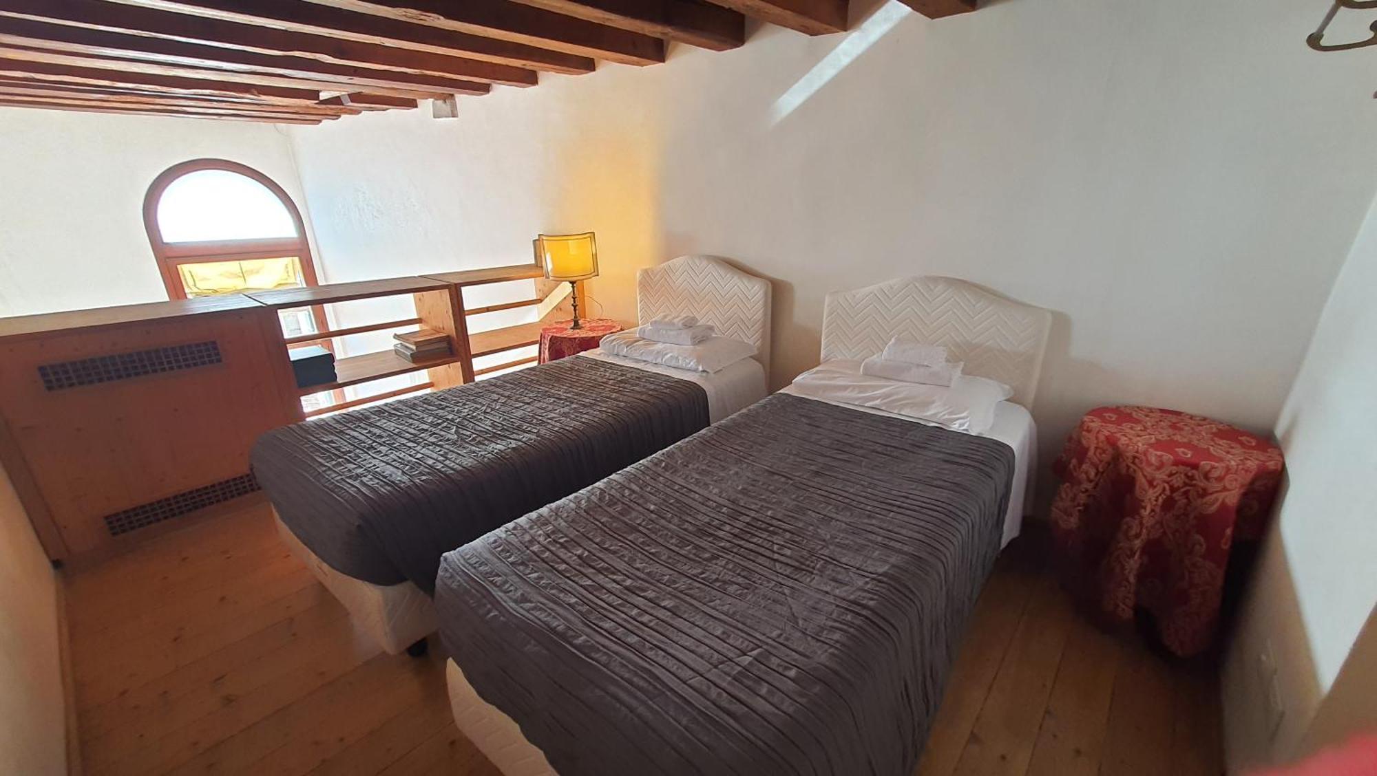 Aparthotel Palazzo Contarini Della Porta Di Ferro Venecia Exterior foto