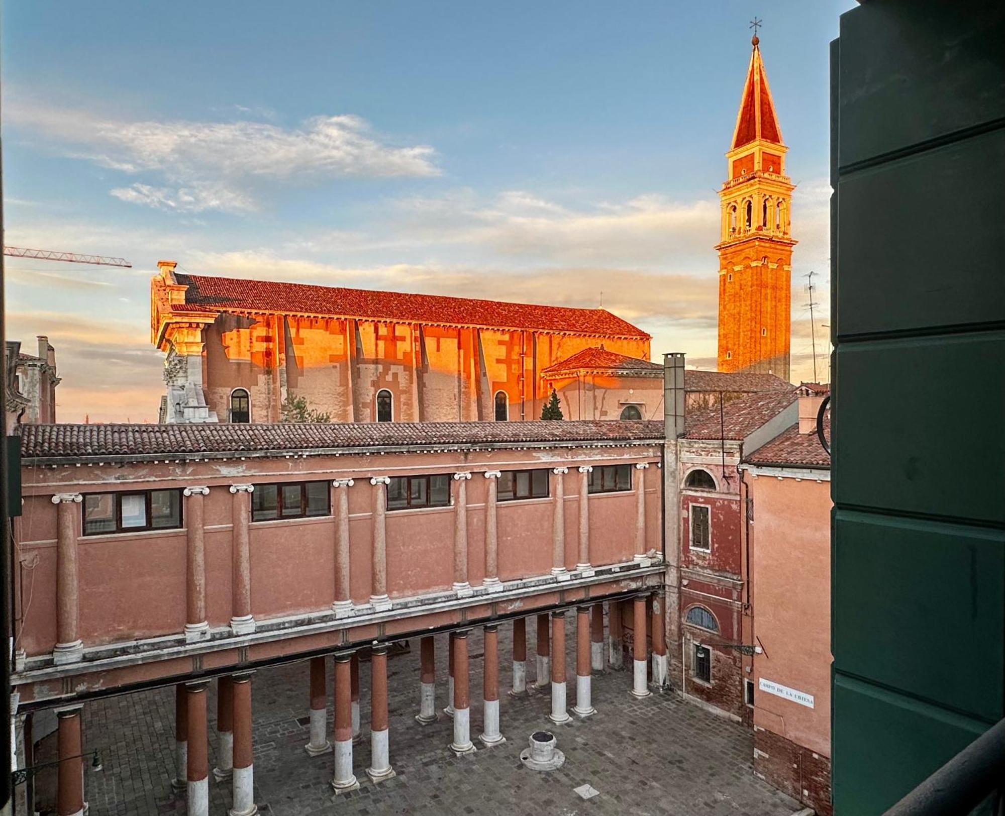 Aparthotel Palazzo Contarini Della Porta Di Ferro Venecia Exterior foto