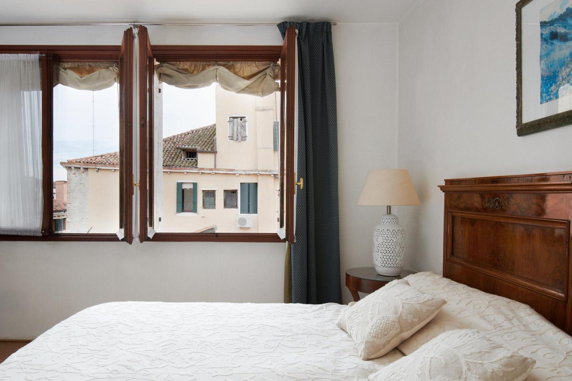 Aparthotel Palazzo Contarini Della Porta Di Ferro Venecia Exterior foto